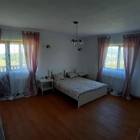 Casuta De La Munte Hotel Sfodea Luaran gambar