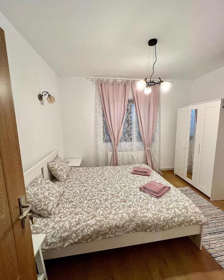 Casuta De La Munte Hotel Sfodea Luaran gambar